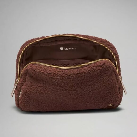 Lululemon 2 Liter Fuzzy Fanny Pack - Picture 5 of 7